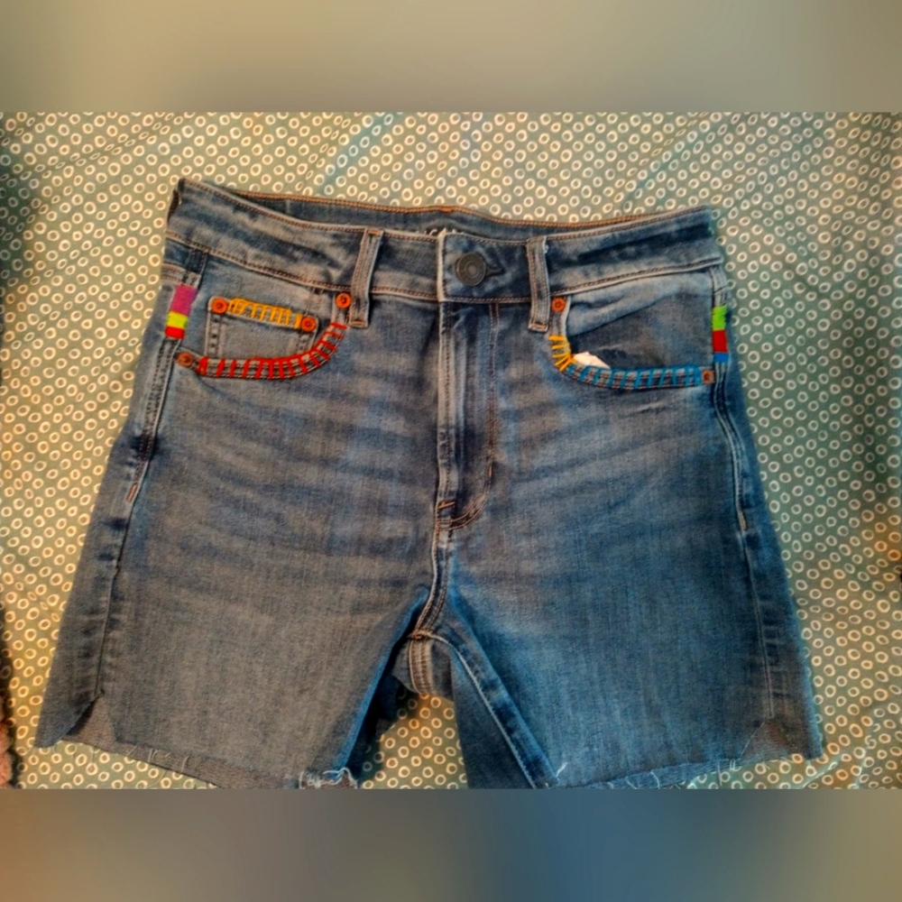 Embroidered American Eagle Jean Shorts| Size 4 | Super Strechy